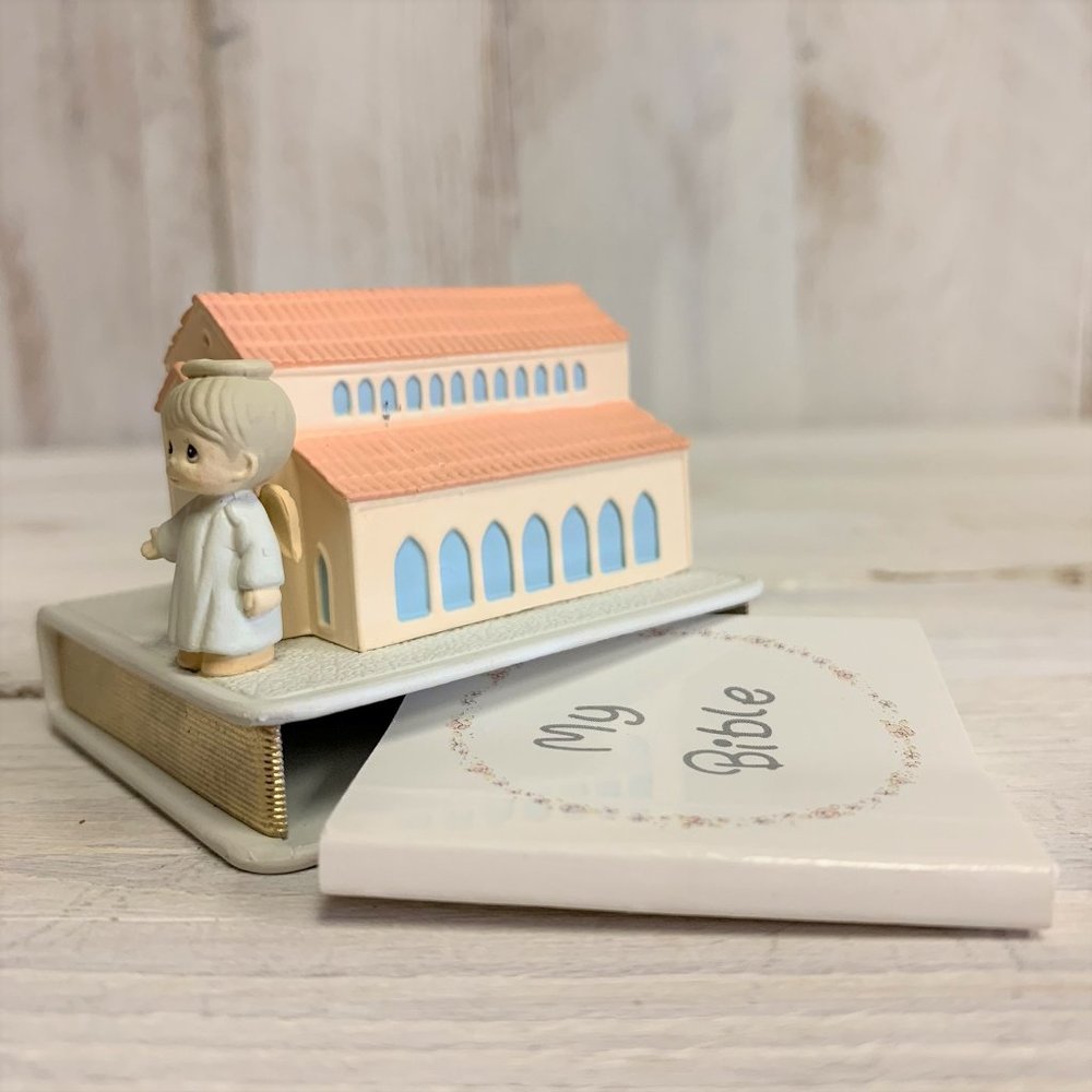 Precious Moments-There's a Welcome Here with Bible